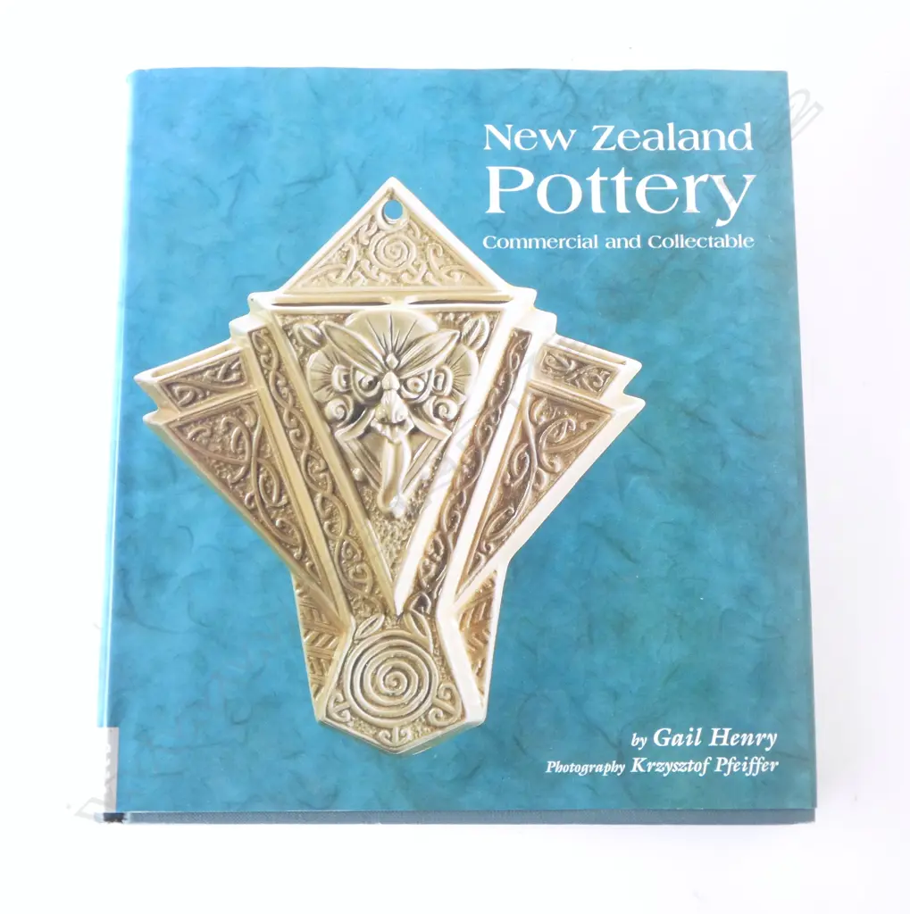 The book 'New Zealand Pottery Commercial & Collectable' by Gail Henry Image 1++