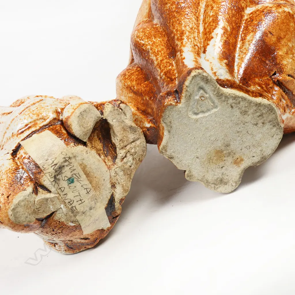 Two Pamela Annsouth (Waikanae) flared bulb form shino vases. Potter's mark to base. H.160 and 120mm Image 1++