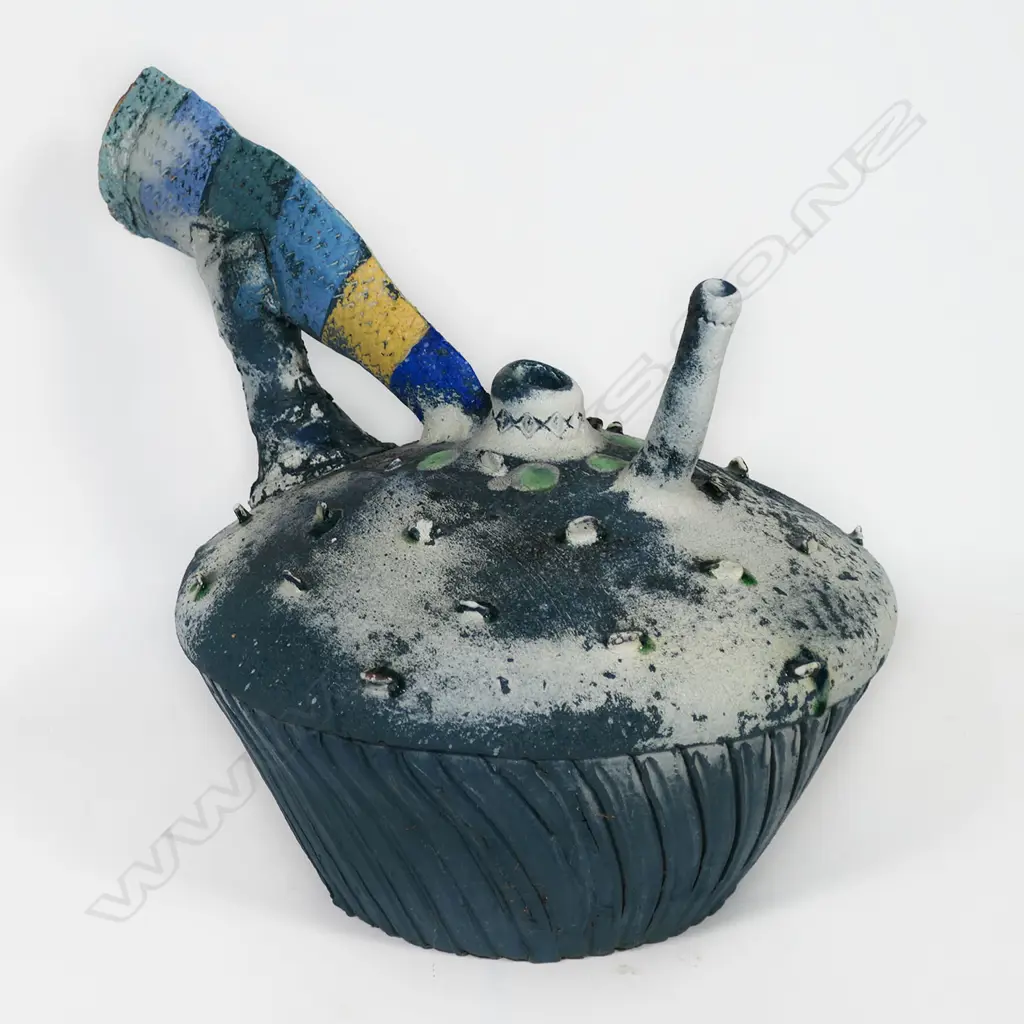 Steve Fullmer (1946 USA-) 'Pilot' important and innovative large vessel - c.mid/late 1980's. Minor fault. H.410mm. L.510mm. Provenance: From the collection of Mervyn Schamroth Image 1++