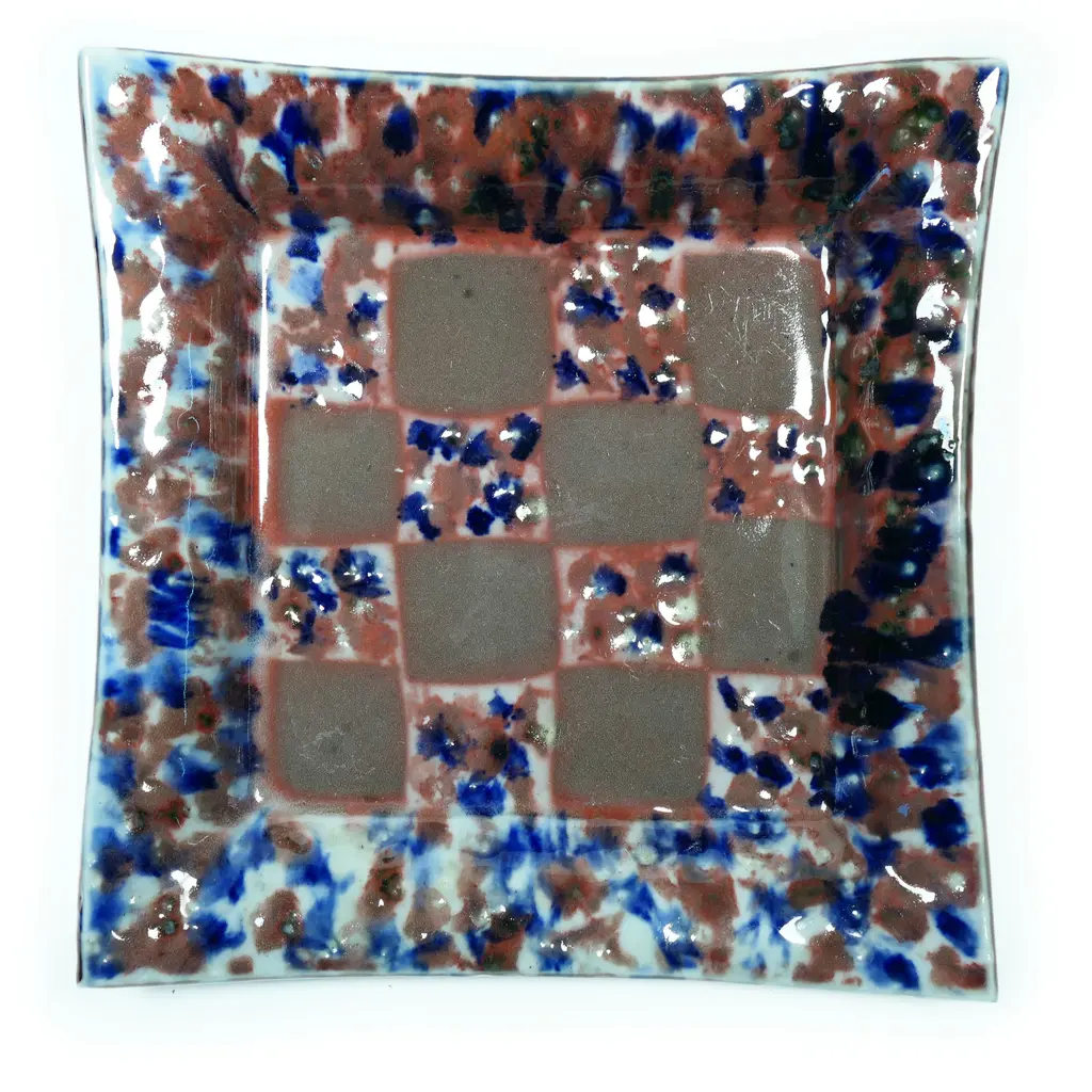 Scott Hockenhull chequered square dish; a weighty footed dish with raised sides and internal high gloss chequerboard design. Signed and dated to base '83. Dia.240mm Image 1++