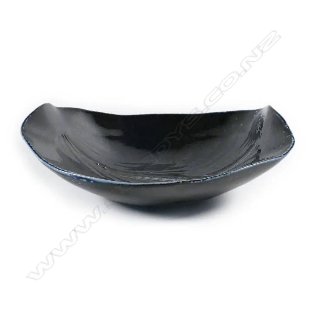 Chris Weaver (attrib.) porcelain salt fired shaped bowl in dark blue - decorated, stylized leaf design L.220mm. Provenance: From a potter's collection. Image 1++