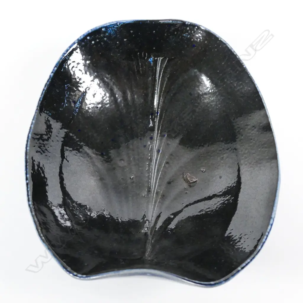 Chris Weaver (attrib.) porcelain salt fired shaped bowl in dark blue - decorated, stylized leaf design L.220mm. Provenance: From a potter's collection. Image 1++