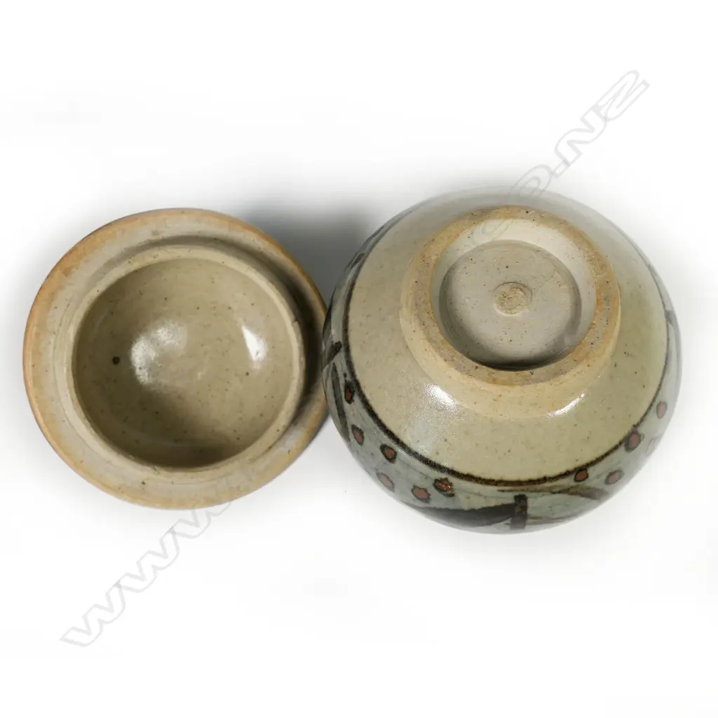 St Ives (Bernard Leach Pottery) standard ware lidded sugar bowl; leaf design on a grey ground, knop to lid. Impressed marks. H.110mm Image 1++