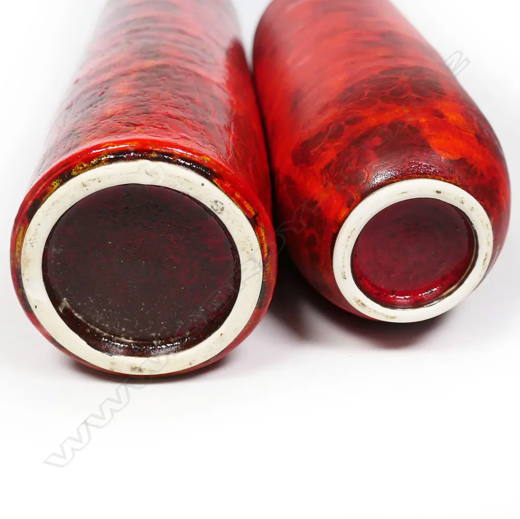 Two Keum Sun Lee/Sang Sool Shim red cylinder vases - one with high gloss finish and one matte finish with flower impressions. H.280/240mm Image 1++
