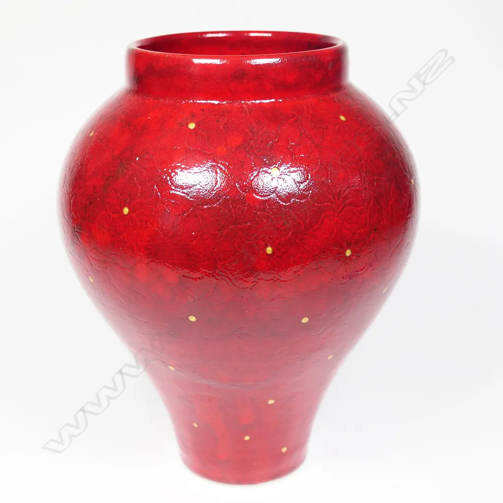 Keum Sun Lee/Sang Sool Shim red urn vase - decorated with impressed flower design and gold dots. H.240mm Image 1++