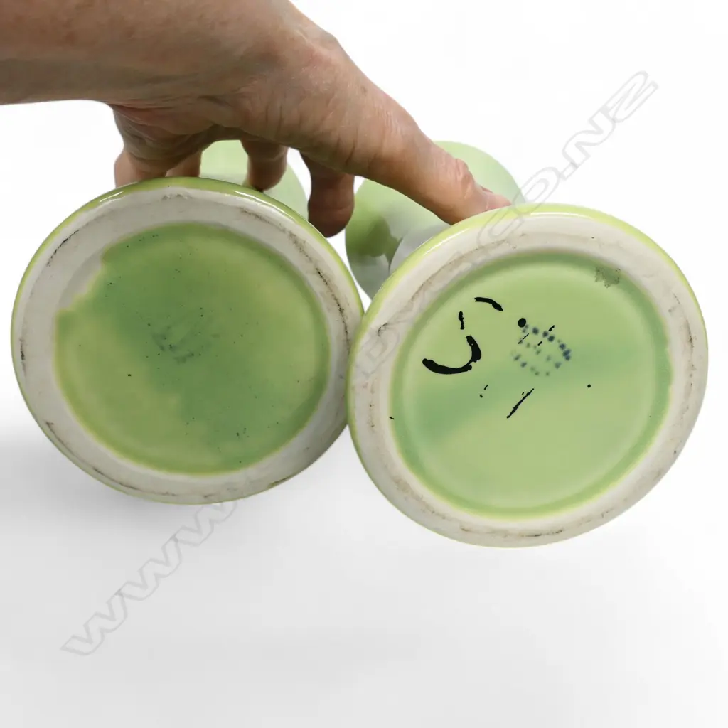 A pair of Temuka Potteries spill vases Image 1++