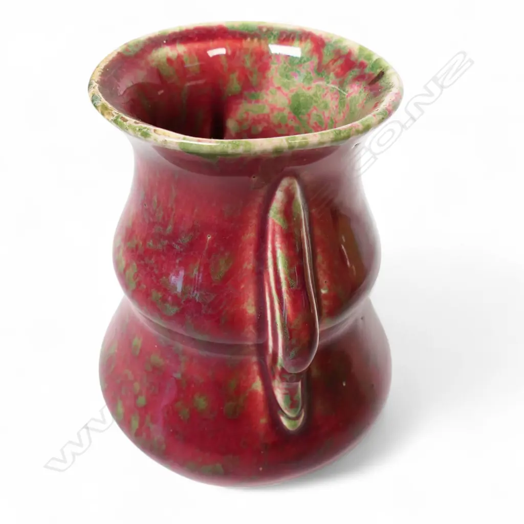 A collection of five Crown Lynn Ambrico vases Image 1++