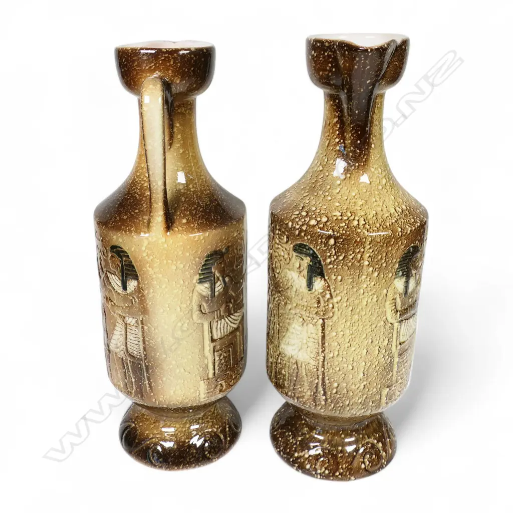 Two Aquila ceramic ewers, Image 1++