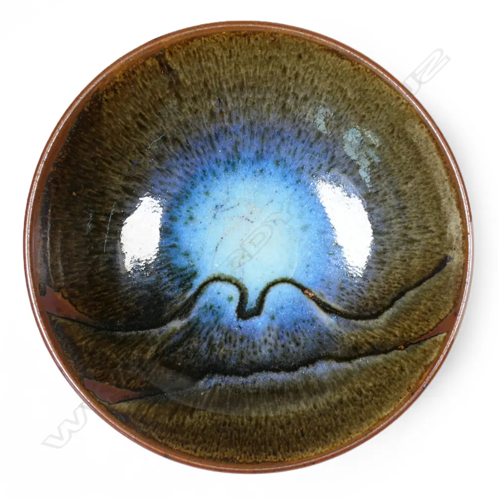 Len Castle (1924-2011) small footed bowl, Image 1++