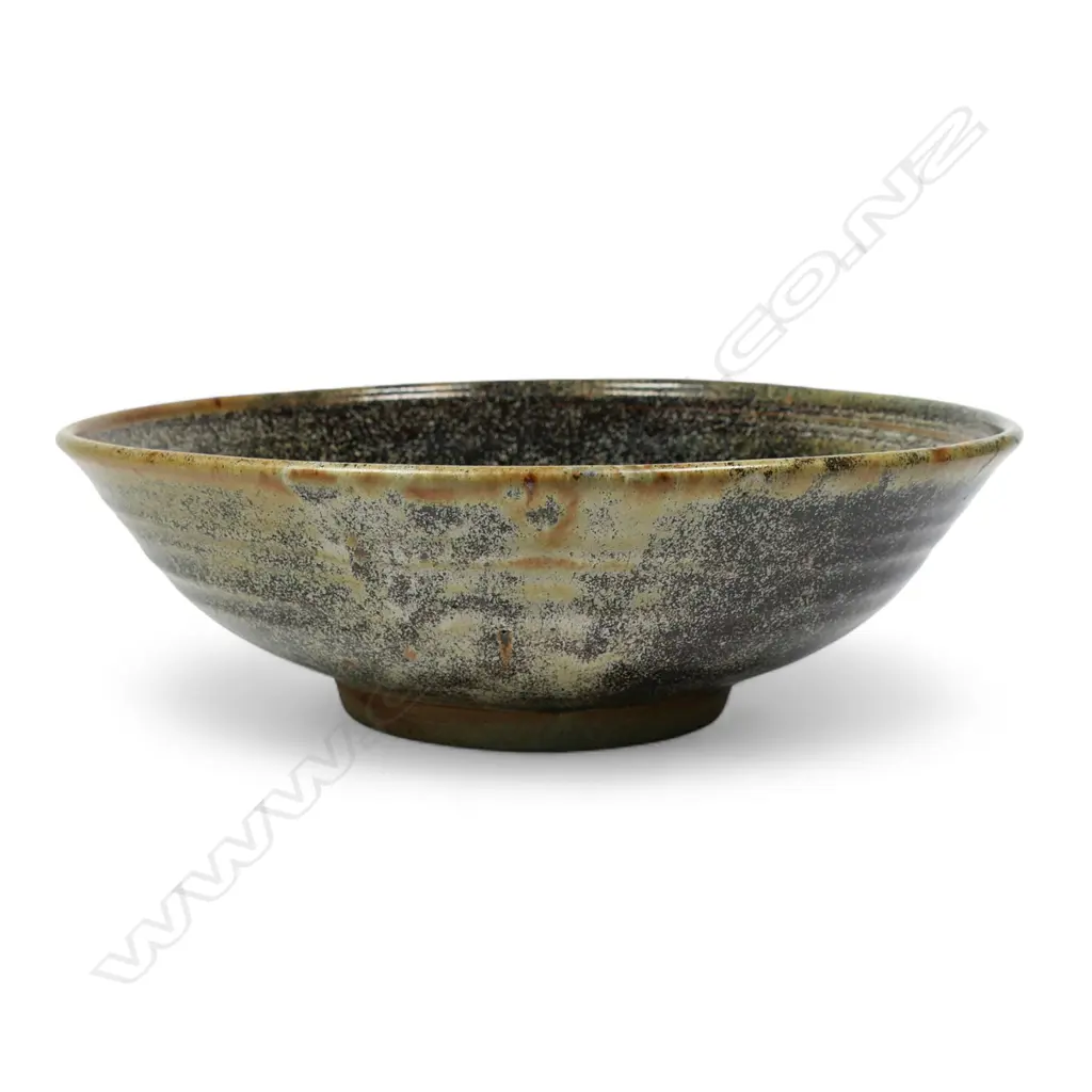 Len Castle (1924-2011) wide footed bowl, Image 1++