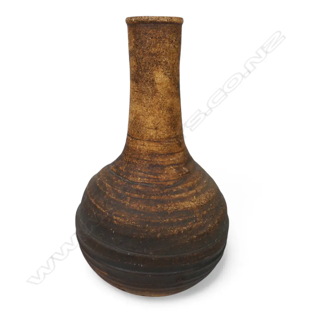 A Len Castle carafe made for the Deer Stalkers Inn, Image 1++