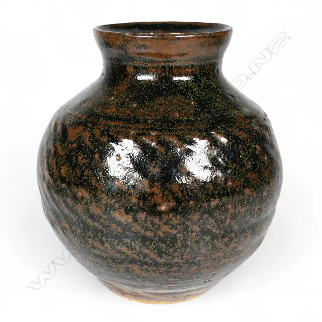 Len Castle (1924-2011) baluster vase, Image 1++