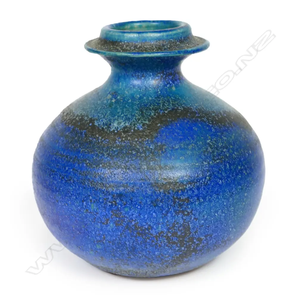 Graeme Storm spherical vase, Image 1++