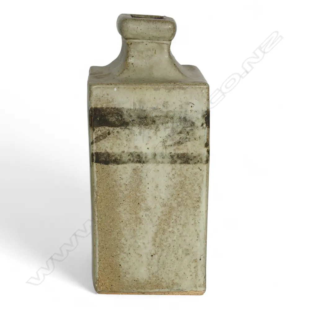 Don Thornley (1936 -1985) slab sided bottle vase, Image 1++