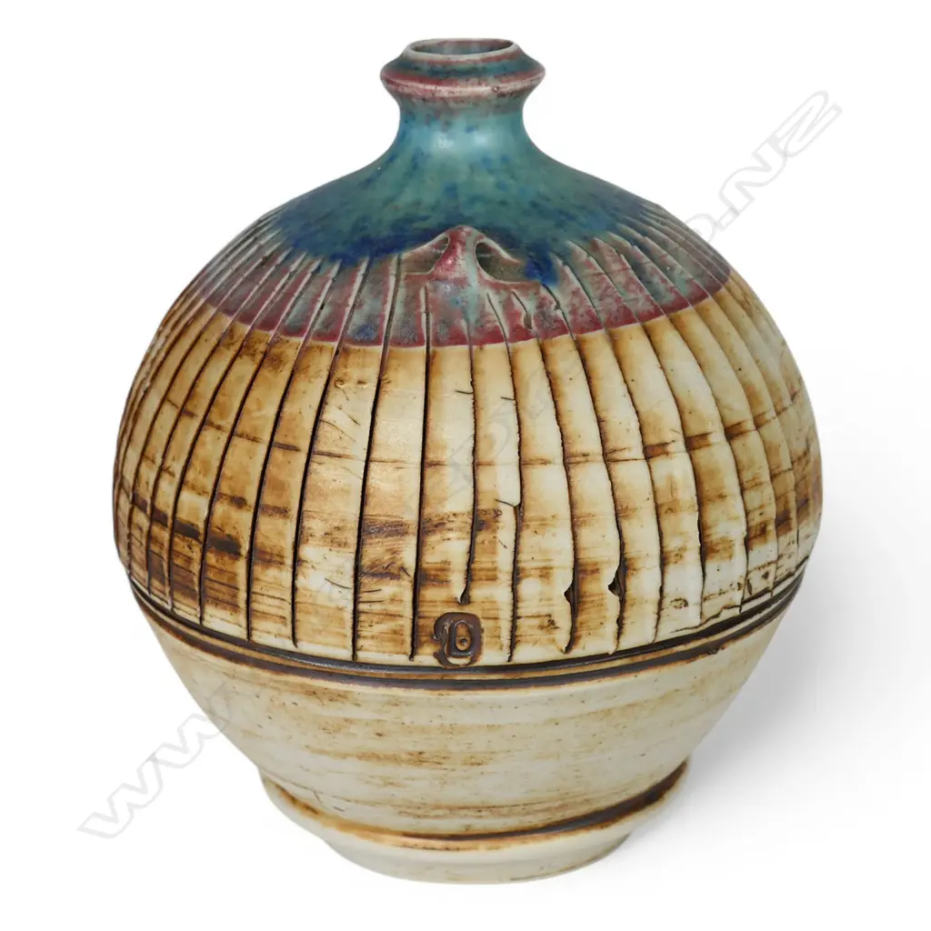 Lindsay Bedogni small spherical vase, Image 1++