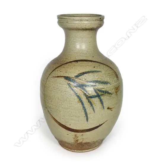 Estelle Martin large 1970's floor pot,