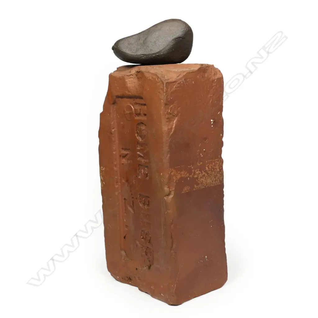 Peter Lange pottery vessel in the form of a brick with stone-look lid finial, Image 1++