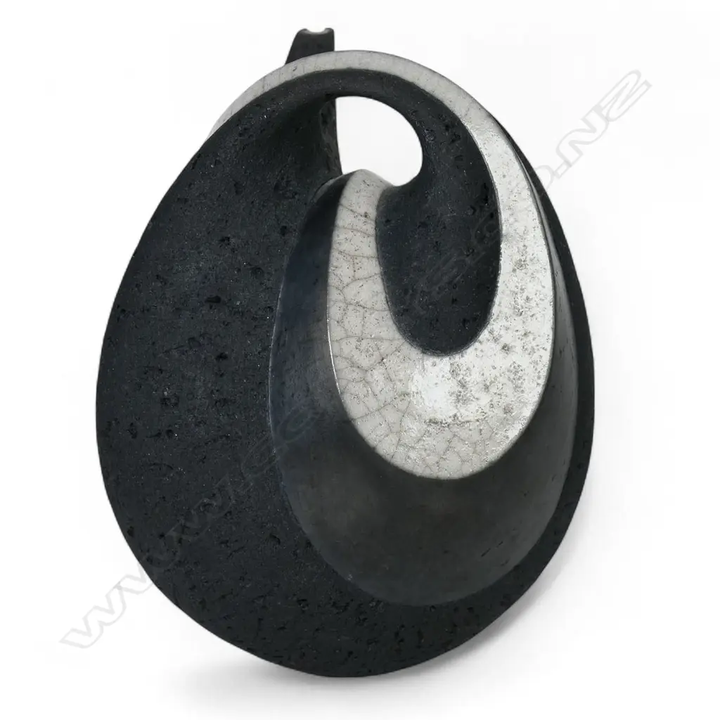 Rick Rudd stylised teapot form, Image 1++