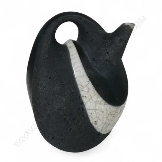 Rick Rudd stylised teapot form,