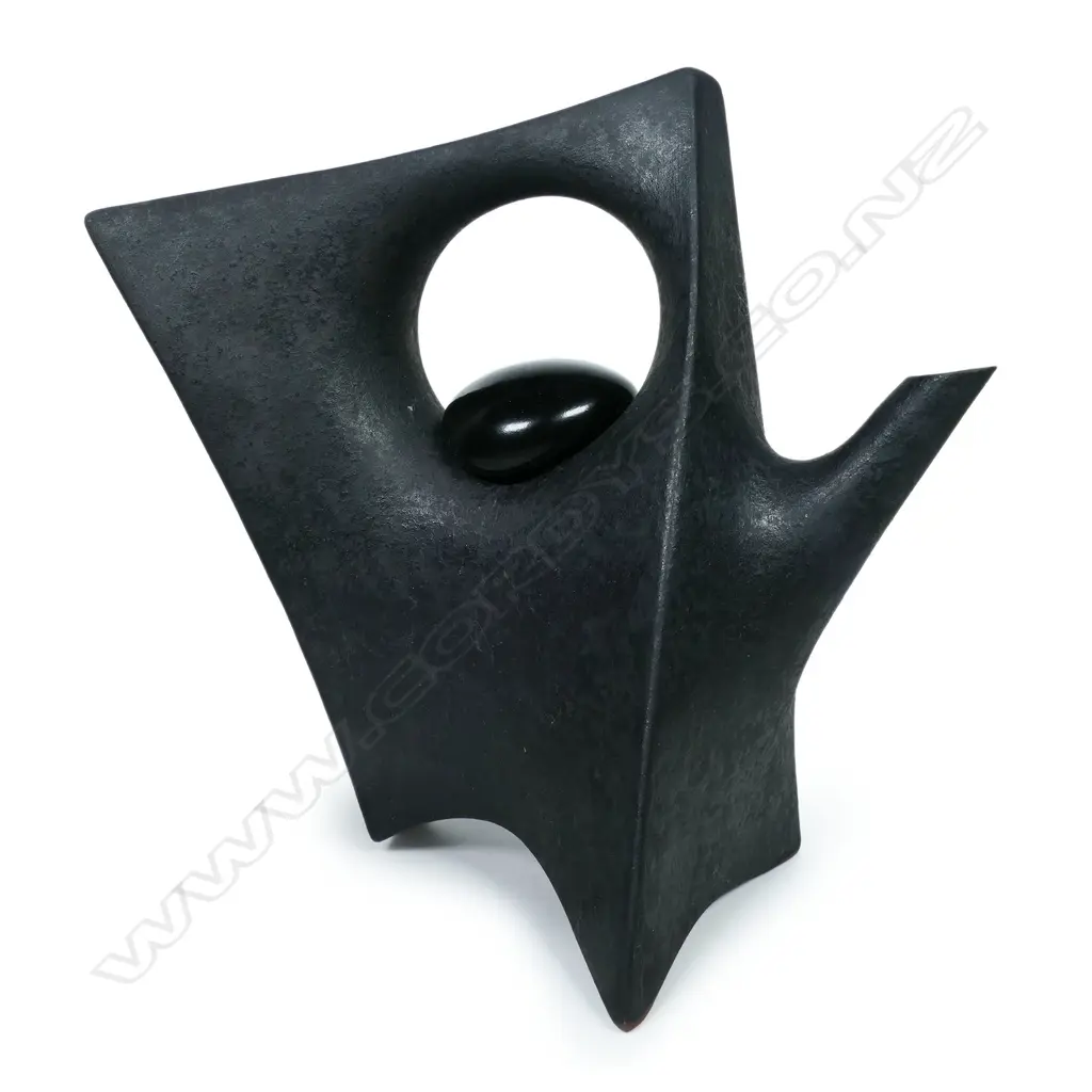 A Rick Rudd hand-built matt black terracotta teapot Image 1++