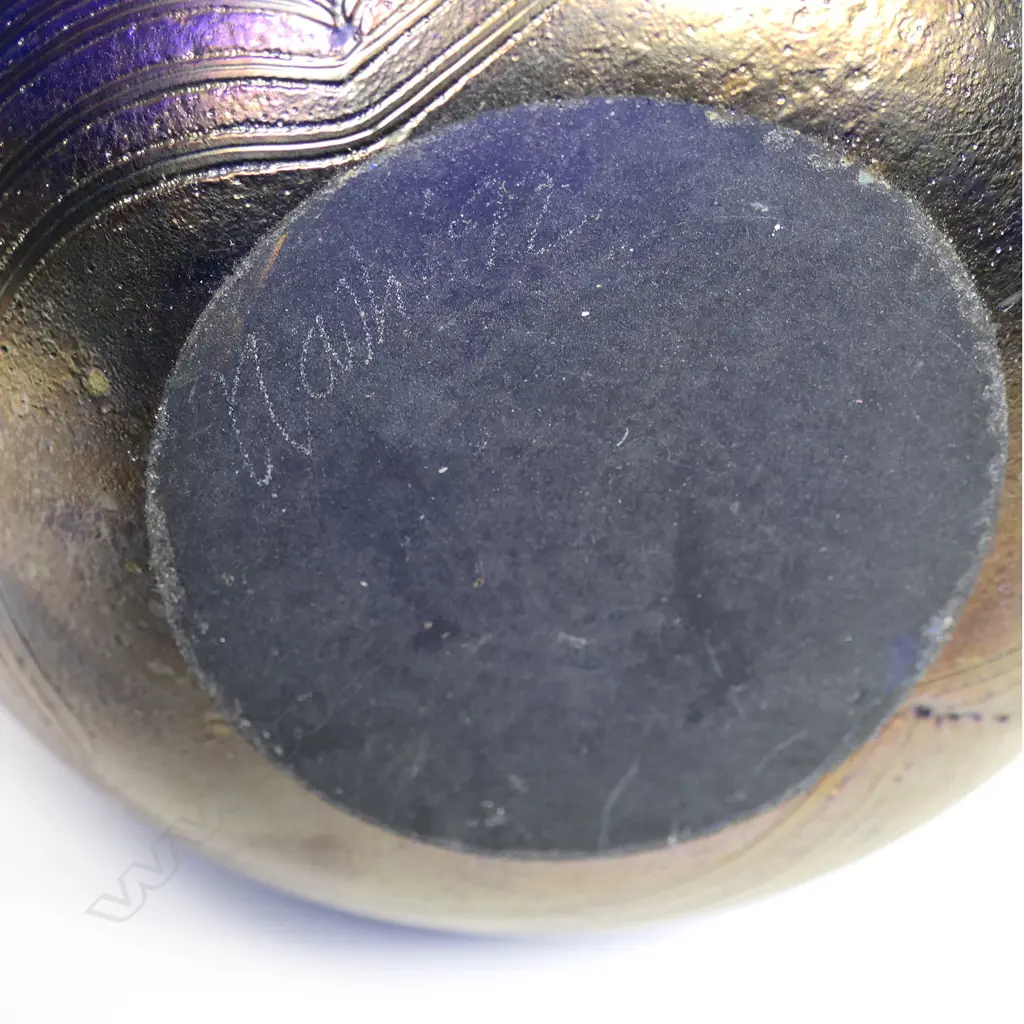 Garry Nash iridescent vase, Image 1++