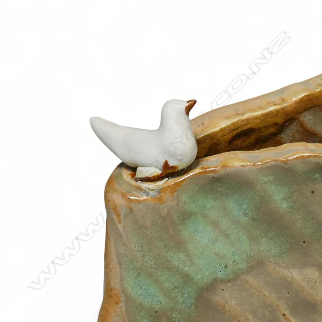 Keum Sun Lee slab sided sculpture with birds, Image 1++