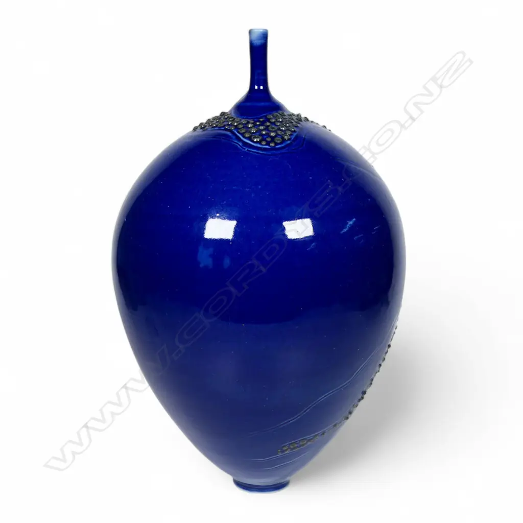 Keum Sun Lee blue vase, Image 1++