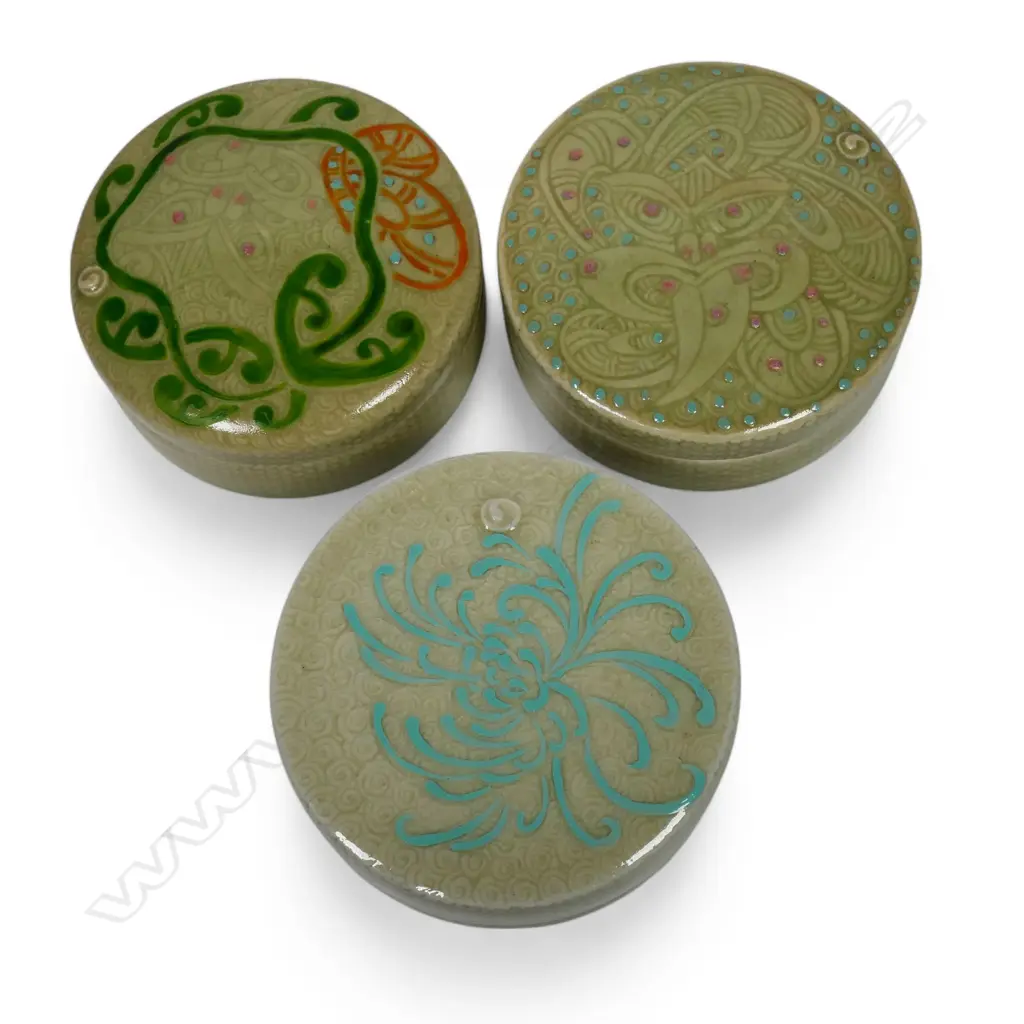 Keum Sun Lee three porcelain trinket boxes, Image 1++