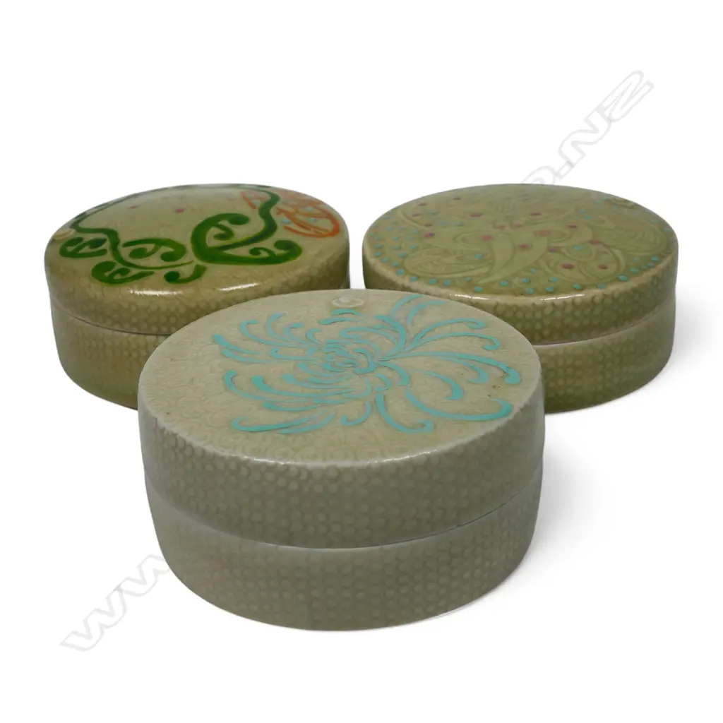 Keum Sun Lee three porcelain trinket boxes, Image 1++