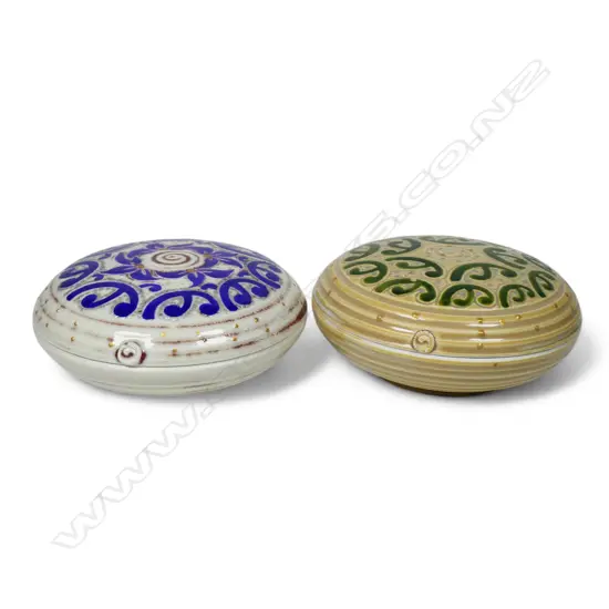 Keum Sun Lee two trinket dishes,