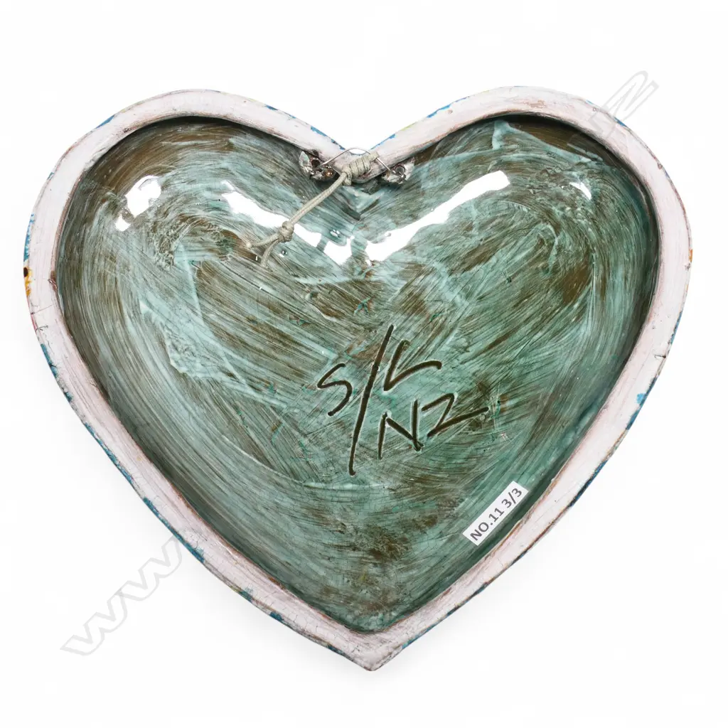 Keum Sun Lee wall hanging heart, Image 1++