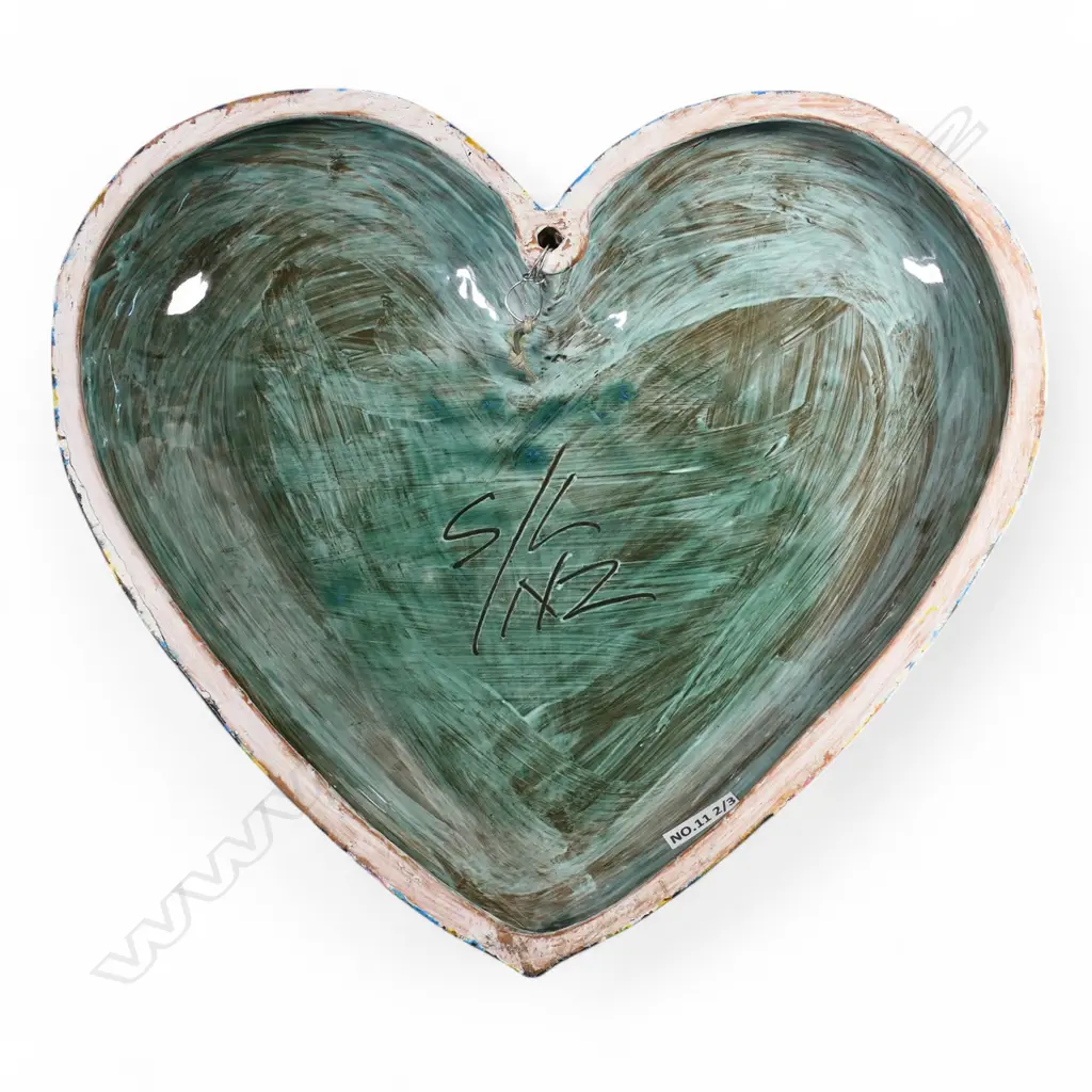 Keum Sun Lee wall hanging heart, Image 1++