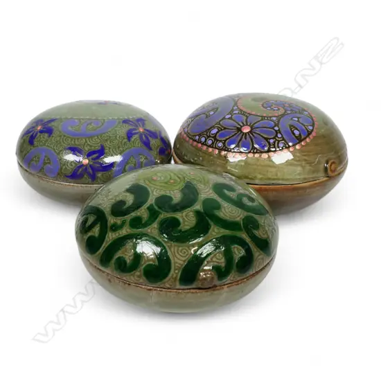 Keum Sun Lee three-disc shaped trinket dishes,