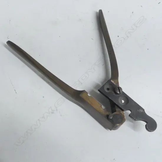 An Adam's Patent 90 bore bronze mould, for round ball and conical bullet marked ‘90’ and ‘Registered Adams. 28 Nov 1851’. Good condition.