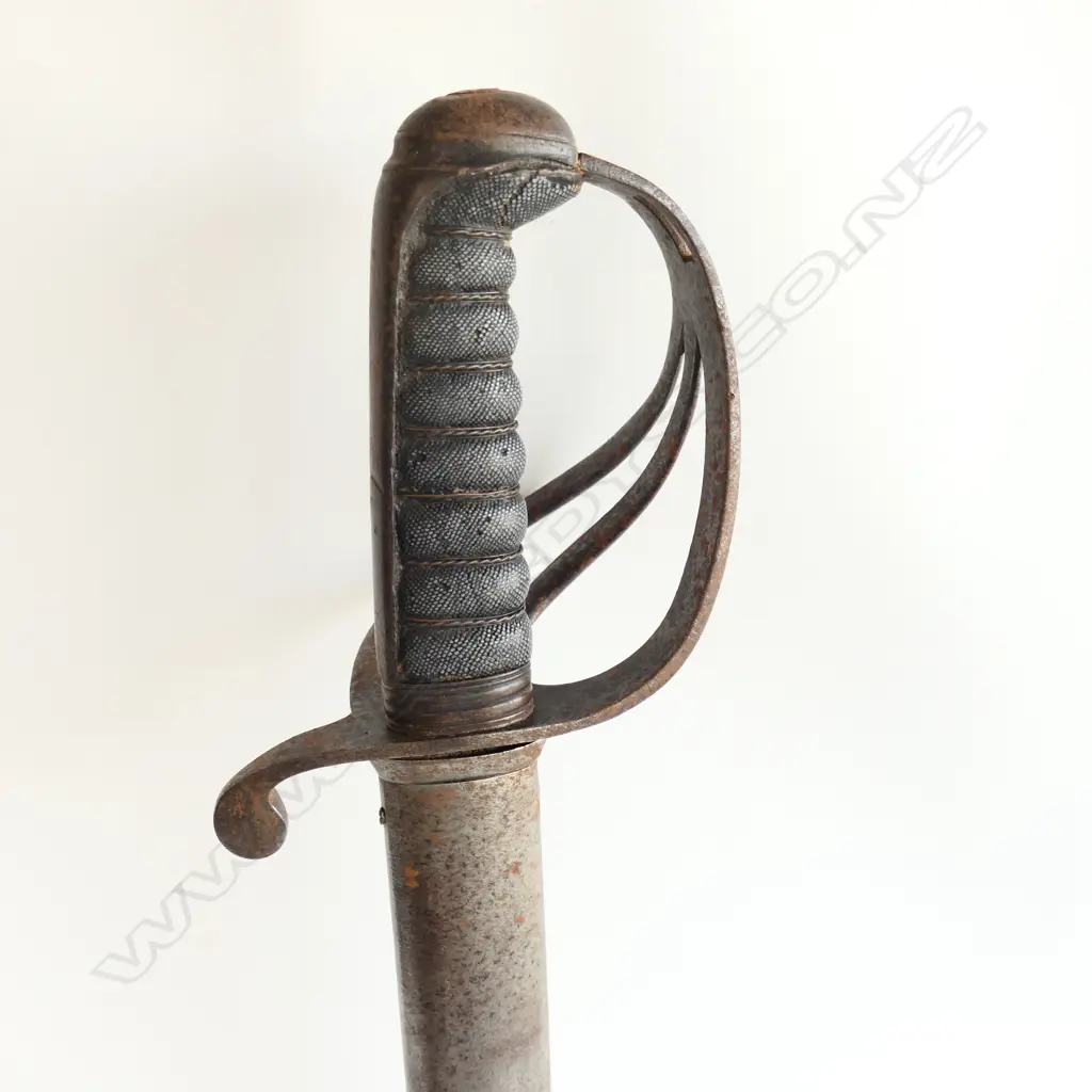 An 1821 pattern variant Light Calvary Officer's sword, of shorter length, Image 1++