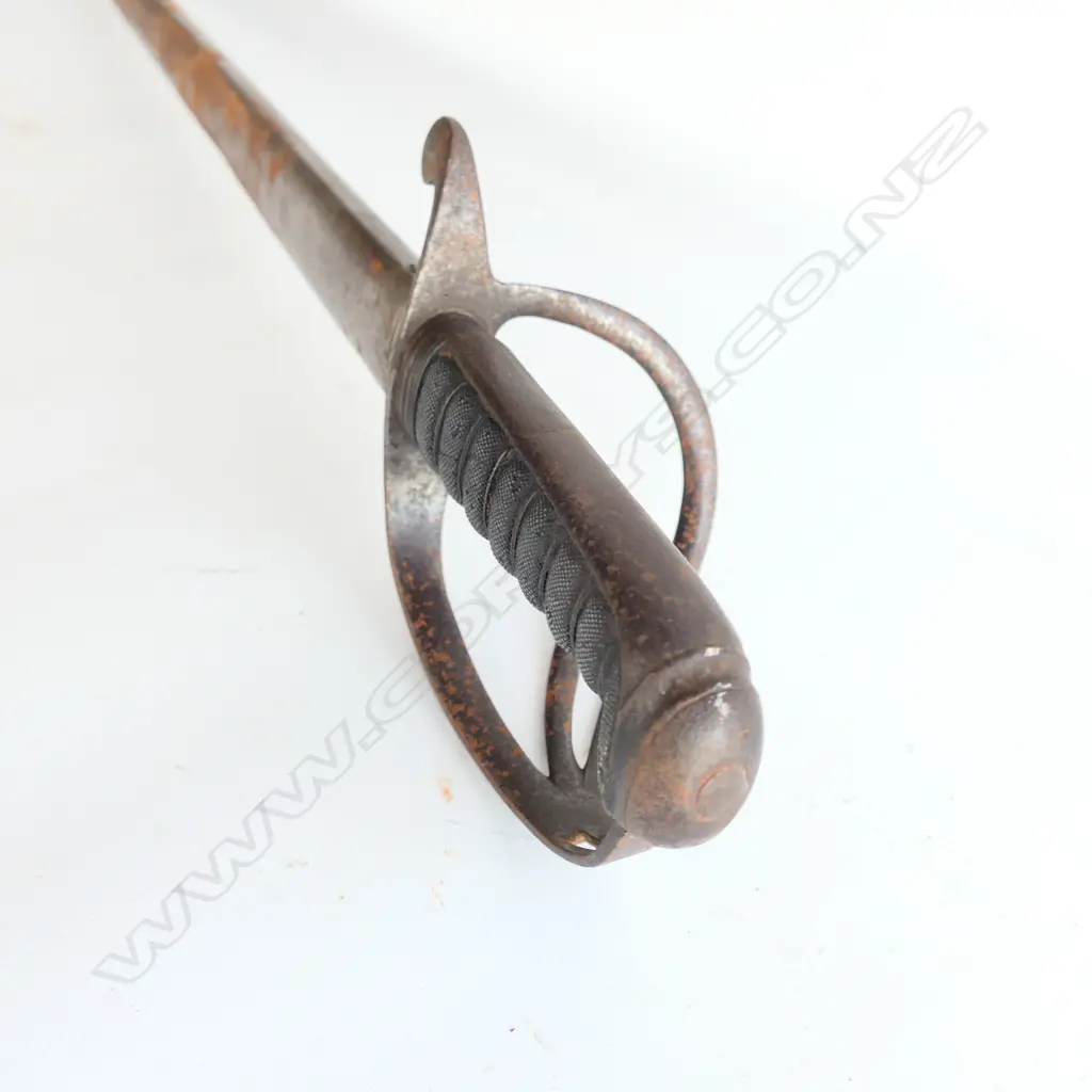 An 1821 pattern variant Light Calvary Officer's sword, of shorter length, Image 1++