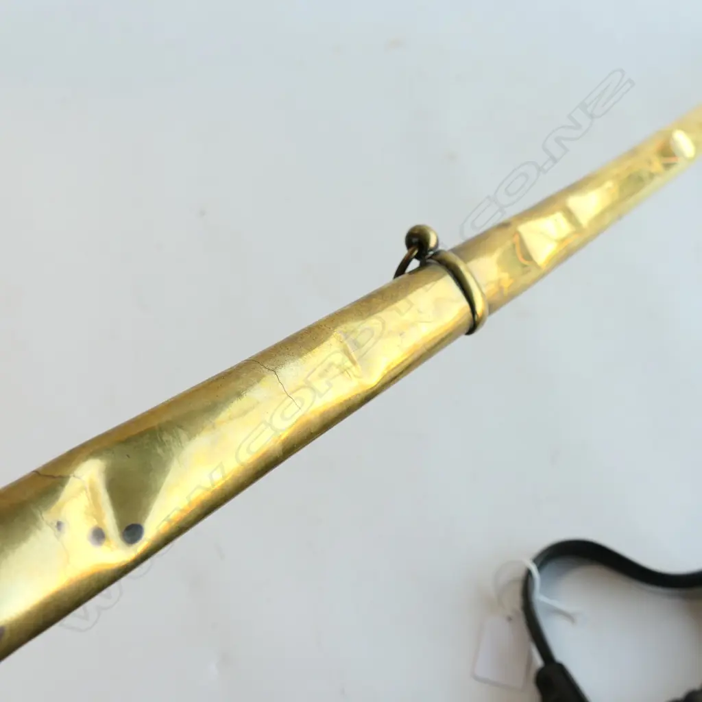 An 1822 pattern Officer's sword with brass scabbard, brass guard with folding langet, VR crowned cypher, Image 1++