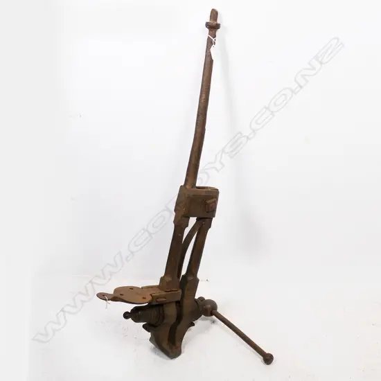 A large old hand-forged steel shipwright's vice, length overall 1000mm.