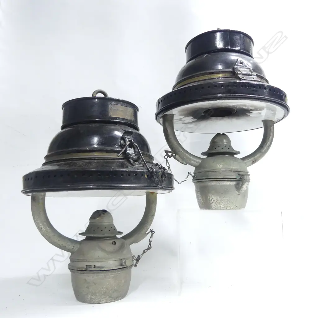 A pair of 19thC Kempthorne Australian Railway lamps, Image 1++