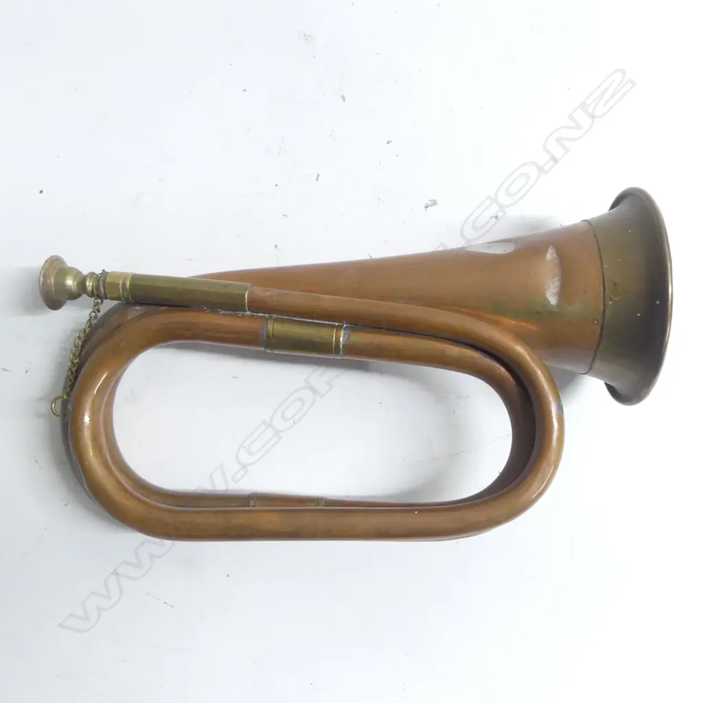 A copper and brass bugle. Image 1++