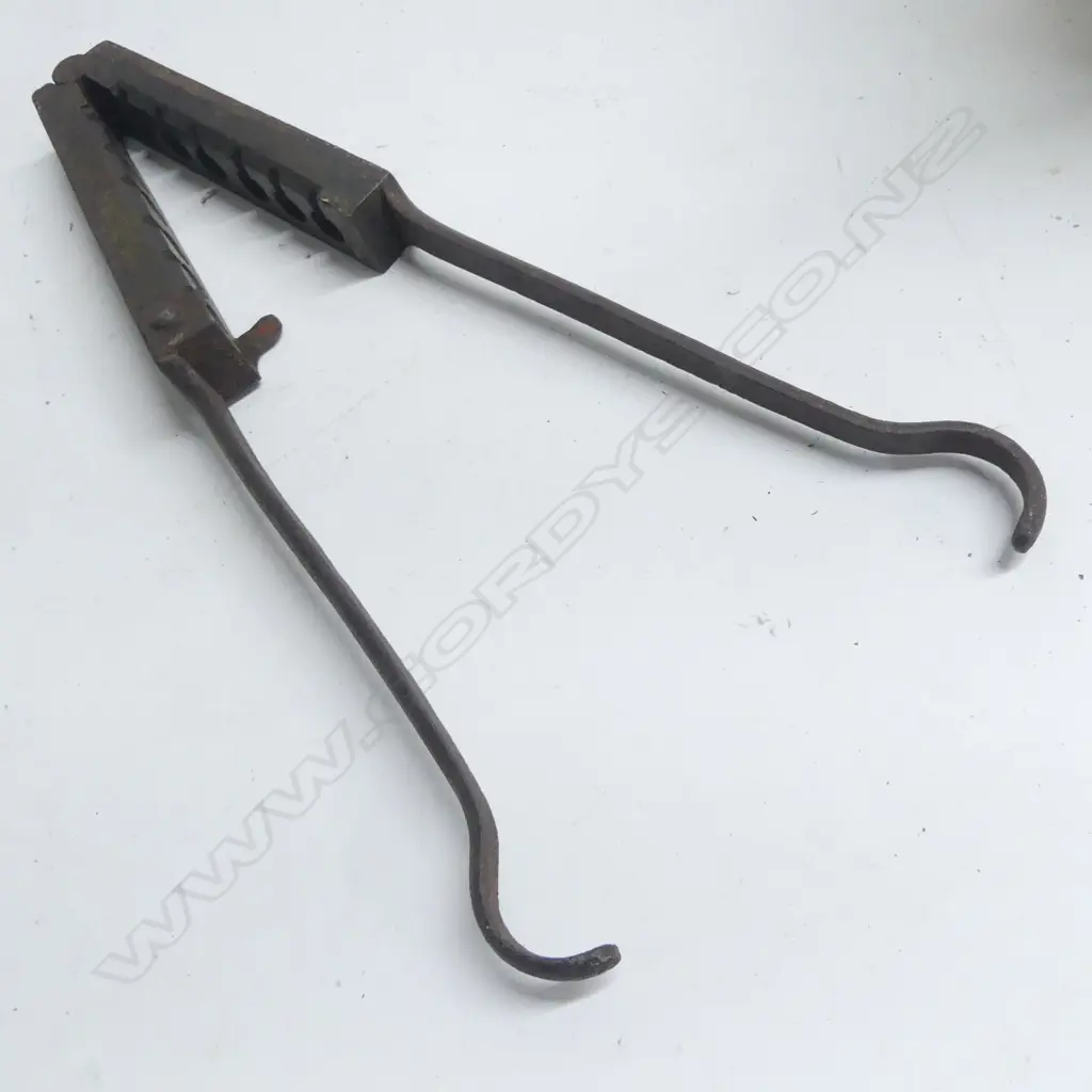 A European cast iron gang mould to cast six lead balls, approx. 60 cal, Image 1++