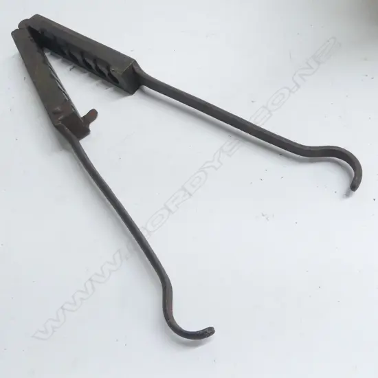A European cast iron gang mould to cast six lead balls, approx. 60 cal,