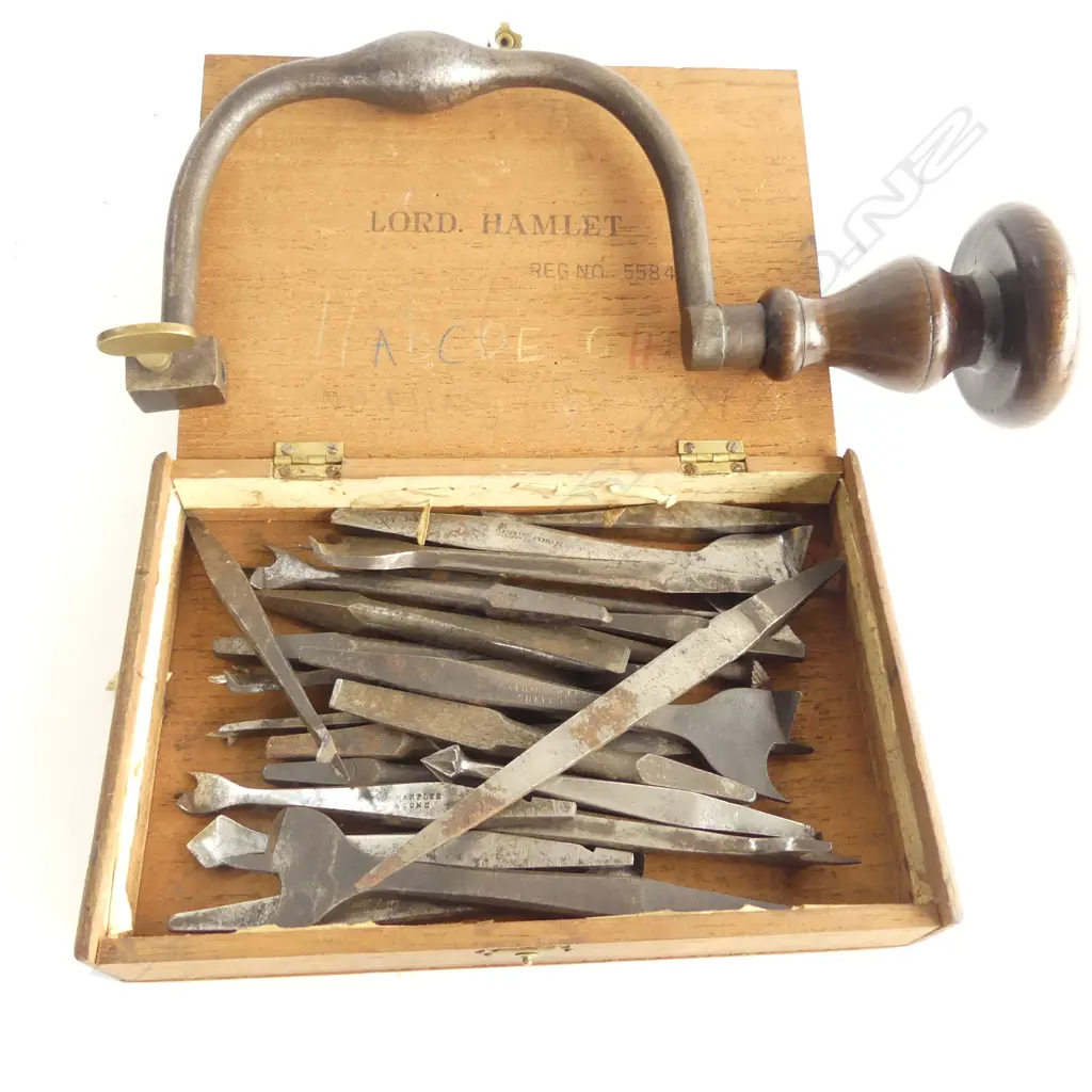 A 19thC steel and mahogany Scottish brace and 22 various bits. Image 1++