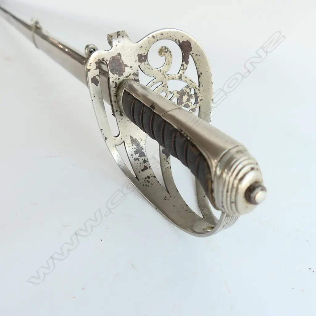 An 1827 pattern Rifle Volunteer's sword, nickel plated hilt with open swept guard, bugle cypher, Image 1++