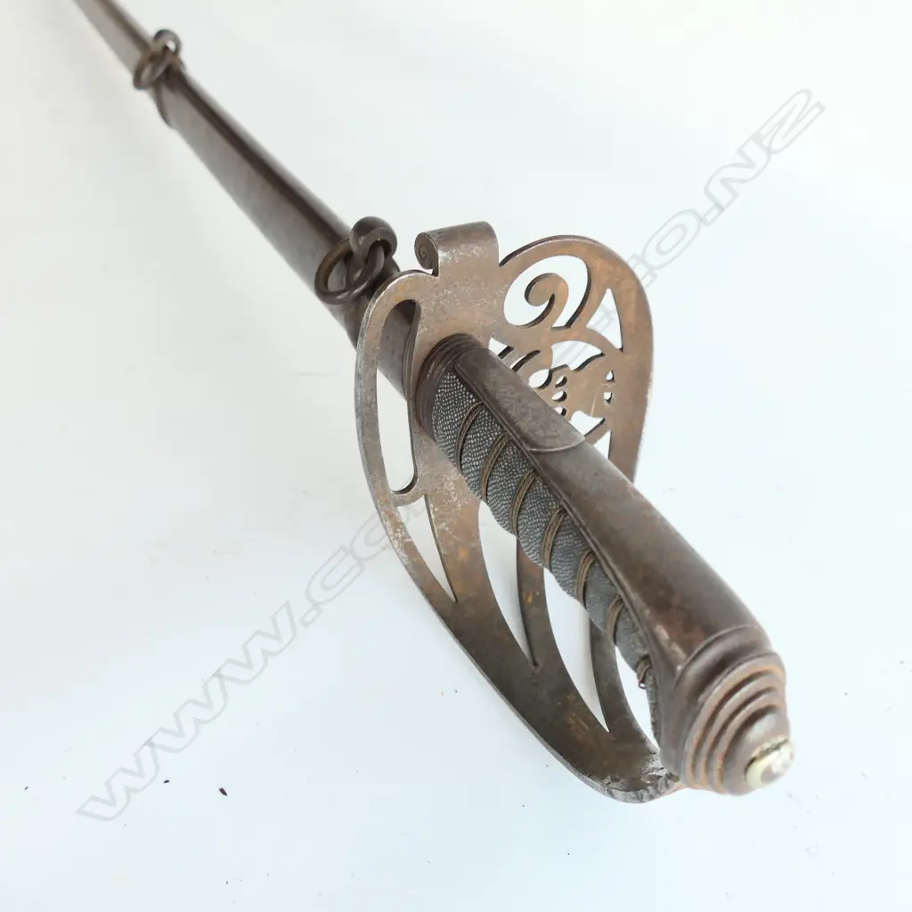 An 1827 Pattern Rifle Regiment Officer's sword, the hilt with open swept guard with cypher of bugle suspended from a crown, Image 1++