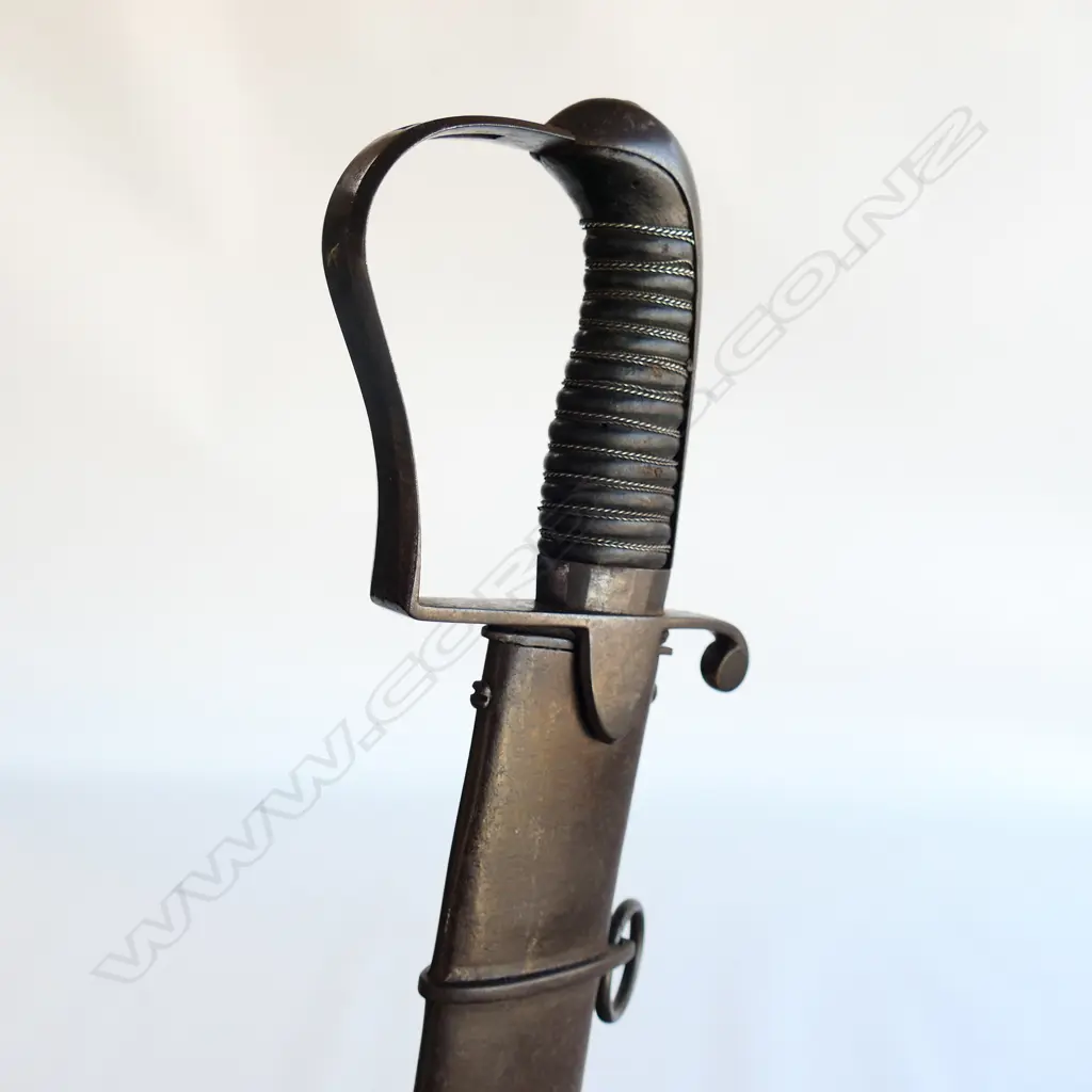 An attractive and scarce, blued and gilt bladed 1796 Pattern Light Calvary sabre and scabbard with 33" (825mm) curved blade, Image 1++
