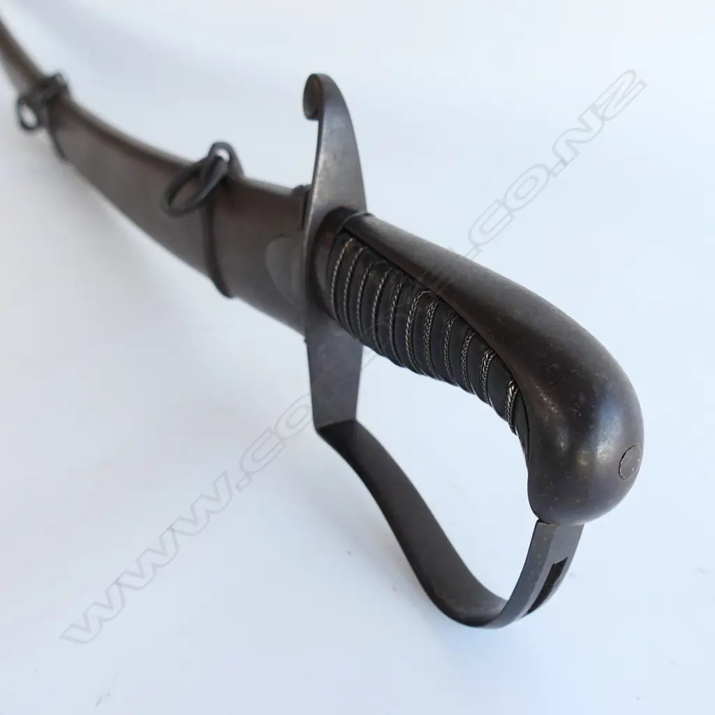 An attractive and scarce, blued and gilt bladed 1796 Pattern Light Calvary sabre and scabbard with 33" (825mm) curved blade, Image 1++