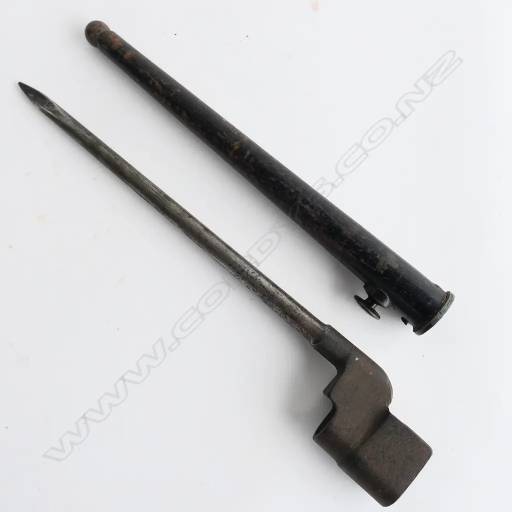A No4 Mk.II spike socket bayonet, with scabbard. Image 1++