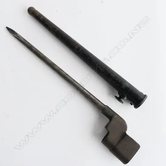 A No4 Mk.II spike socket bayonet, with scabbard.