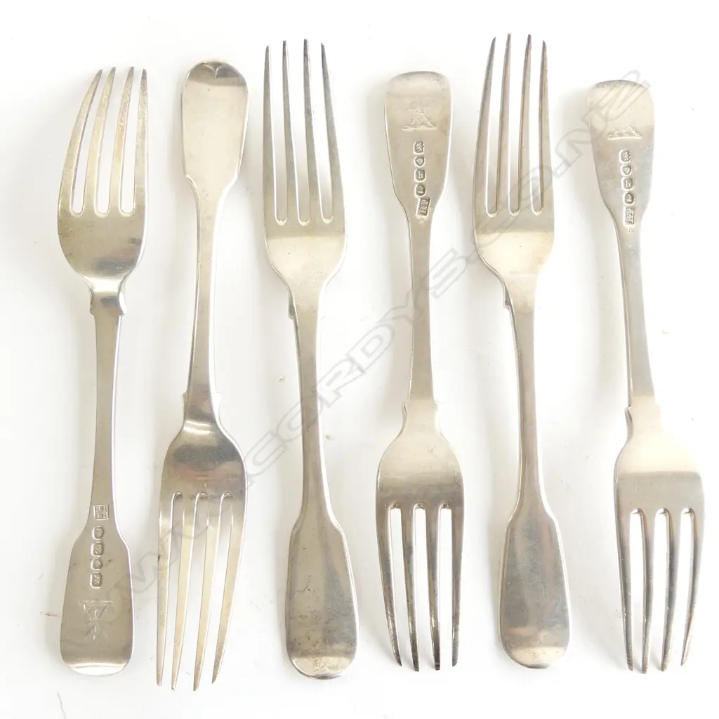 A set of six George IV period sterling silver fiddle pattern small table forks, London 1901. 320gm Image 1++